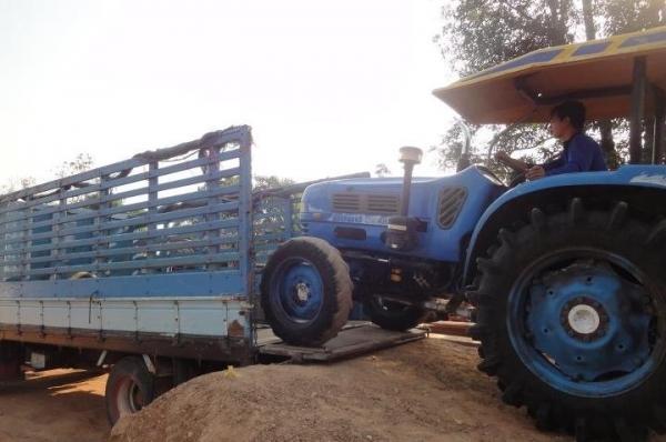 แชมป์ 484 4 WD 2. เพลา พวงมาลัยเพาเวอร์ ถูกๆดีๆ