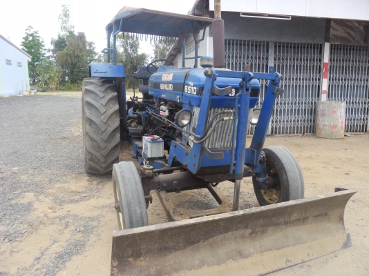 รถไถ่ฟอร์ด 6610 ตัวเต็มเสื้อลาย ปั้มใหญ่ ท่อไอดีใหญ่ พวงมาลัยโร่เตอร์ ใบเอกสารอินวอยซ์ พาลหลัง kk