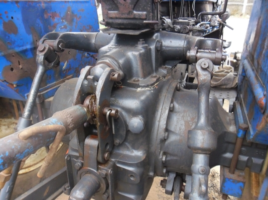 รถไถ่ฟอร์ด 6610 ตัวเต็มเสื้อลาย ปั้มใหญ่ ท่อไอดีใหญ่ พวงมาลัยโร่เตอร์ ใบเอกสารอินวอยซ์ พาลหลัง kk