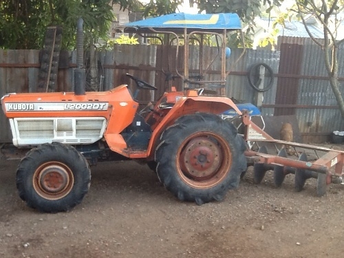 คันที่ 2 คูโบต้า L2002 4 WD 2. เพลา พร้อมผาน 5 งามๆดีๆครับ