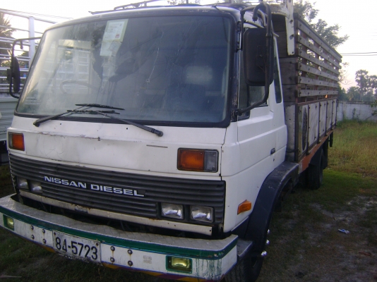 ขายรถ 6 ล้อ นิสสัน เครื่อง 180 แรง เบรกทิฟฟี่ ยาว 5 เมตร เอาไปต่อดั้มได้