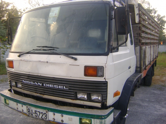 ขายรถ 6 ล้อ นิสสัน เครื่อง 180 แรง เบรกทิฟฟี่ ยาว 5 เมตร เอาไปต่อดั้มได้