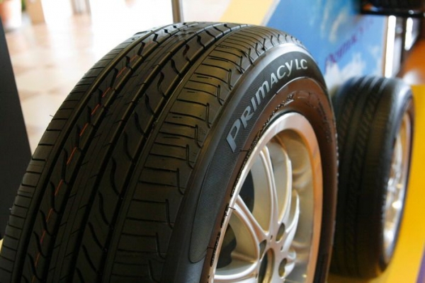 ยาง 205/60r16 MICHELIN PRIMACY L/C เส้นละ 3,200 บาท...