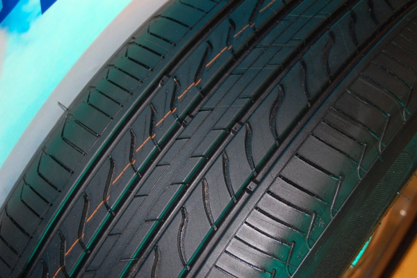 ยาง 215/55r16 MICHELIN PRIMACY L/C ราคาเส้นละ 3,200 บาท