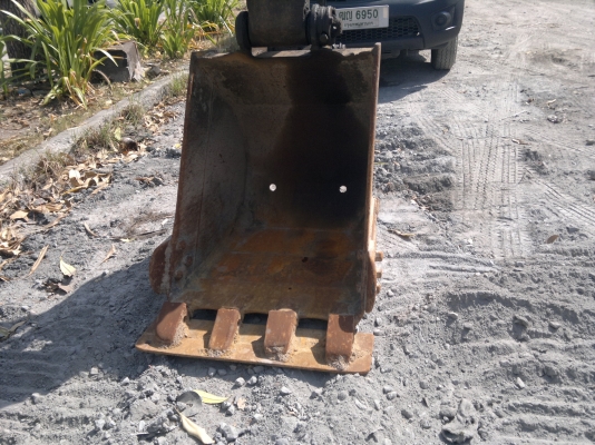 รถขุด KOMATSU  PC60-7 รถนอกนำเข้า มาถึงไทยแล้วครับ ไม่เคยใช้ในไทย ติดต่อ มานะ 085-9049669