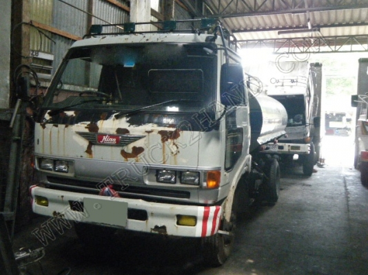 รถบรรทุก 6 ล้อบรรทุกน้ำ ยี่ห้อ HINO รุ่น KM117