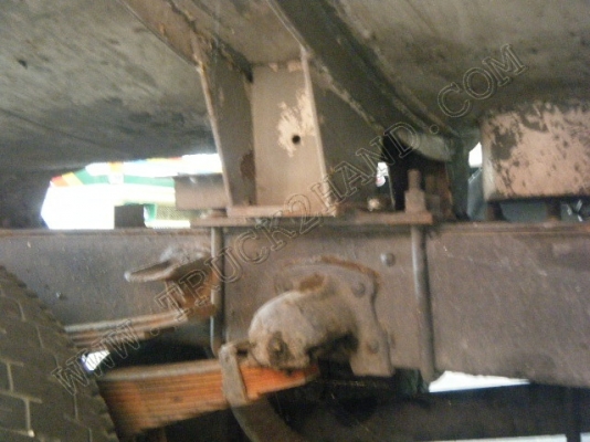 รถบรรทุก 6 ล้อบรรทุกน้ำ ยี่ห้อ HINO รุ่น KM117