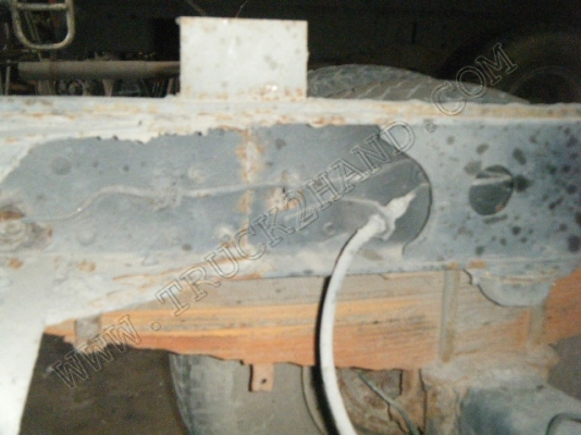 รถบรรทุก 6 ล้อบรรทุกน้ำ ยี่ห้อ HINO รุ่น KM117