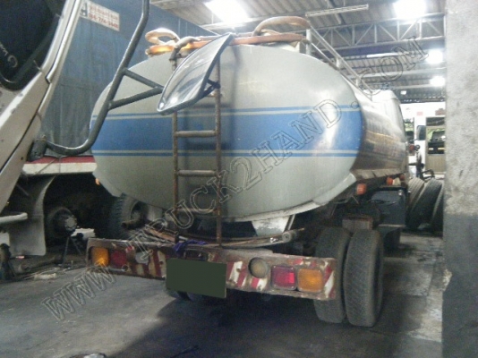 รถบรรทุก 6 ล้อบรรทุกน้ำ ยี่ห้อ HINO รุ่น KM117