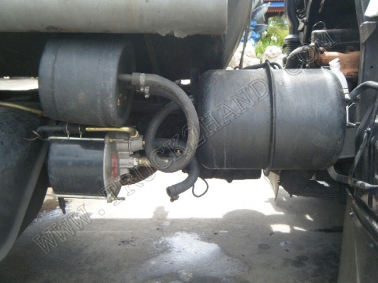 รถบรรทุก 6 ล้อบรรทุกน้ำ ยี่ห้อ HINO รุ่น KM777