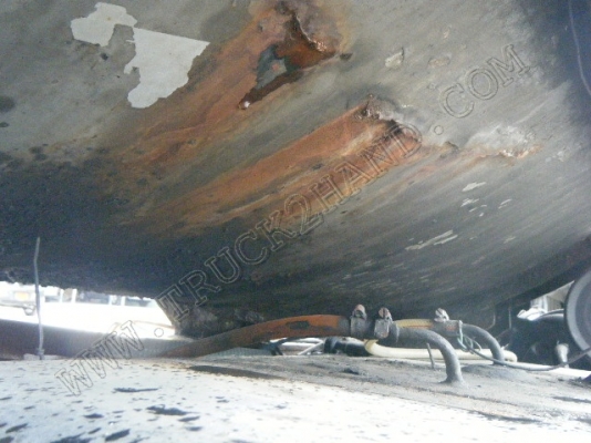 รถบรรทุก 6 ล้อบรรทุกน้ำ ยี่ห้อ HINO รุ่น KM777