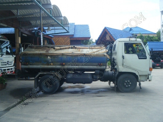 รถบรรทุก 6 ล้อบรรทุกน้ำ ยี่ห้อ HINO รุ่น KM777