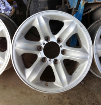 >>>ขายล้อเล็บเหยี่ยวแท้ ขอบ 16 มี 3 วงครับ<<< >>>ขายล้อเล็บเหยี่ยวแท้ ขอบ 16 มี 3 วงครับ<<<