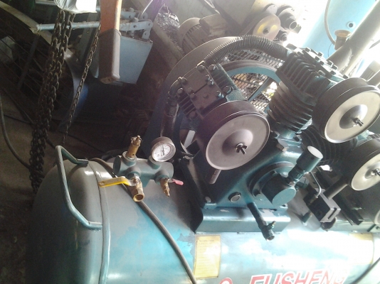 ปั๊มลม ฟูเช็ง มือสอง 5แรง ขนาดความจุถัง 320 ลิตร ไฟ 3 เฟส รับประกัน6เดือน