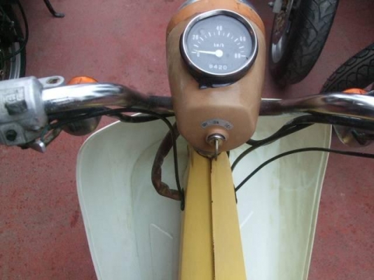 ขาย daihatsu hallo 50 cc.ออโต้ สตารท์เท้า ไฟติดครบ รถน่าสะสมมีน้อยหายาก ขายสองหมื่นเก้าพับบาท สนใจติดต่อ care 0859688911