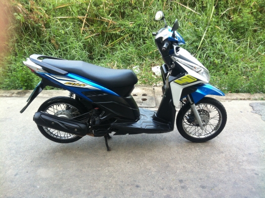 ..ขาย Honda click i สีขาว น้ำเงิน