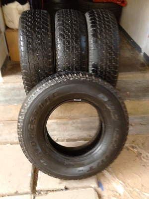 ( ขอบ15 )   255/70R15 BRIDGESTONE DUELER H/T 840  มีชุด 4 เส้น TEL.081-427-3941