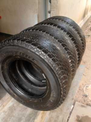 ( ขอบ15 )   255/70R15 BRIDGESTONE DUELER H/T 840  มีชุด 4 เส้น TEL.081-427-3941