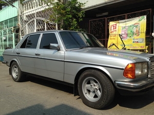 Mercedes Benz  280E  2.5 Auto  ใครหาอยู่รับรองไม่ผิดหวังครับ
