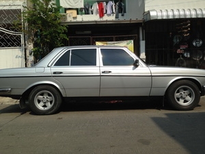 Mercedes Benz  280E  2.5 Auto  ใครหาอยู่รับรองไม่ผิดหวังครับ