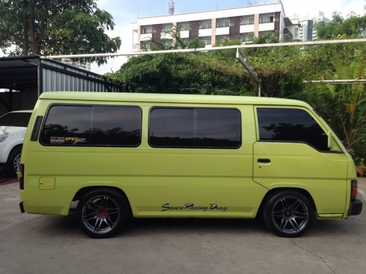 รถตู้ Nissan URVAN จัดเต็ม เครื่องเสียง VIP หาอยู่รับรองไม่ผิดหวังครับ