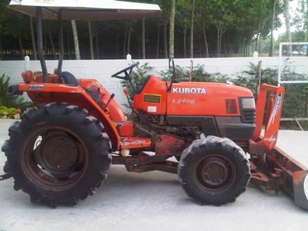 ขายรถไถ Kubota L 3408 (4WD) พร้อมดันหน้าตราช้าง ตามสภาพครับ