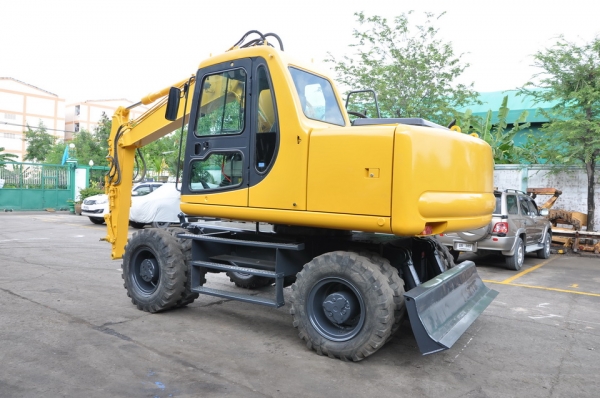 KOMATSU PW 130-6  SN  K30104