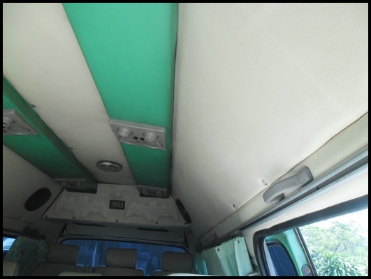 รถตู้หัวจรวด หลังคาสูง