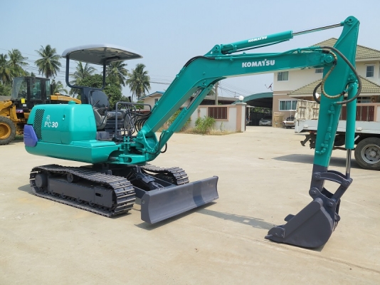 รถขุด KOMATSU PC30-7 ทำสีใหม่ นำเข้า มือสองจากญี่ปุ่นแท้ๆ