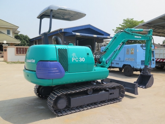 รถขุด KOMATSU PC30-7 ทำสีใหม่ นำเข้า มือสองจากญี่ปุ่นแท้ๆ
