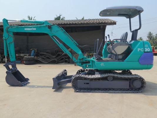 รถขุด KOMATSU PC30-7 ทำสีใหม่ นำเข้า มือสองจากญี่ปุ่นแท้ๆ