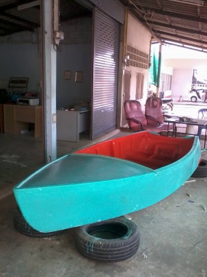 .......ขายเรือตกปลา หุ้มไฟเบอร์ พร้อมเครื่อง จ.ตราด