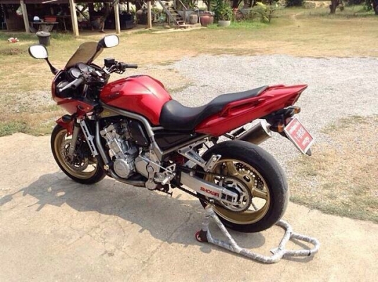 ธารนนทบุรี//ขาย yamaha fazer1000 ปี2003 สภาพนางฟ้า เครื่องแรงท๊อกมาเต็มครับ ระบบไฟสมบูรณ์ราคา 125,000 บาท อินวอยท์แท้