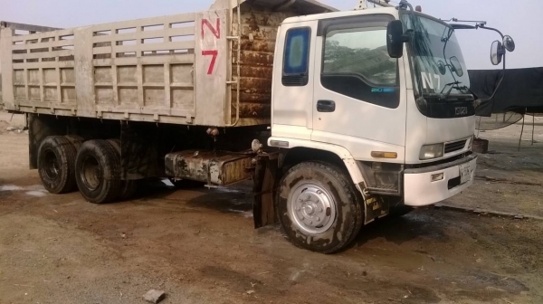 ขายรถบรรทุกสิบล้อดัมพ์ Isuzu euro 2 เครื่อง 270 แรง เครื่องดำ ปี 48 ทะเบียนพร้อม