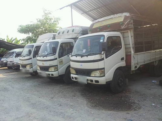 ขายรถบรรทุกหกล้อ Hino เครื่อง 212 turbo inter รถห้าง กระบะยาว 4.40 เมตร ปี 47