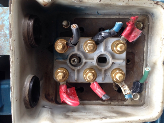 ขายปั้มน้ำ มอเตอร์ VEM 25 HP. 1450 RPM. หัวปั้ม Calpeda ขนาด เข้า 5 นิ้ว ออก 4 นิ้ว สภาพเดิมๆจอดนาน มี 2 ตัวครับ