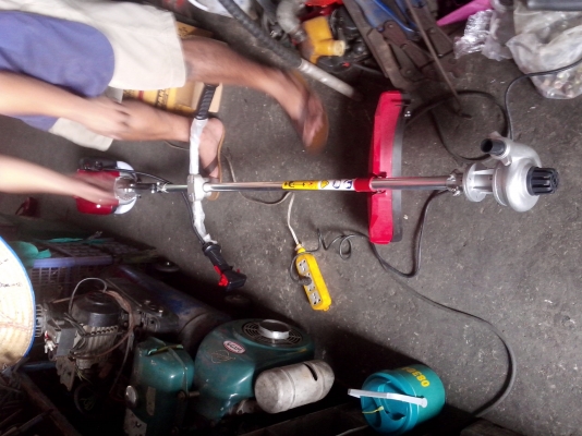 เครื่องสูบน้ำเเบบเครื่องยนต์  เบื่อดูดน้ำตัดหญ้าได้ 1 นิ้ว เครื่อง 4 จังหวะ