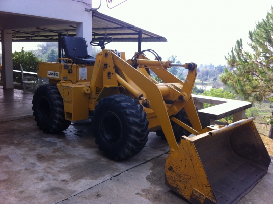 ขายรถตักล้อยาง