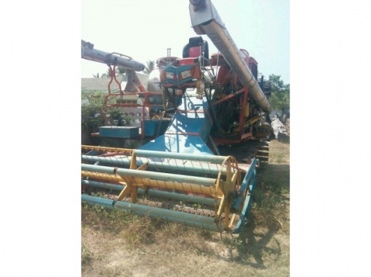 ขายรถเกี่ยวข้าวอุ้ม2.5ตัน เครื่อง195เทอร์โบ ตัวเดิน12 ขายตามสภาพ