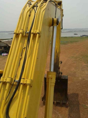 ขายแบคโฮ KOMATSU PC200-8 สภาพสวยเต็มพร้อมใช้งาน สนใจติดต่อสอบถามได้ที่ 087-2276115,088-7397199 เสี่ยป็อก