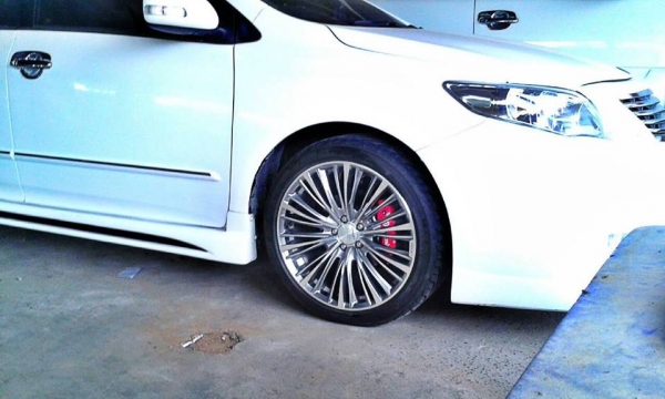 ด่วนๆๆๆ 17000 ขายแม็กVIP LANSO แท้ๆๆสวยๆ ขอบ18 5 รู 100  พร้อมยางครับวิ่งไม่ถึง 7000 โลครับ