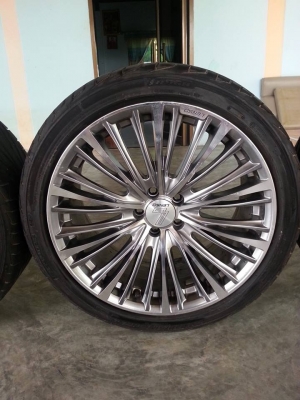 ด่วนๆๆๆ 17000 ขายแม็กVIP LANSO แท้ๆๆสวยๆ ขอบ18 5 รู 100  พร้อมยางครับวิ่งไม่ถึง 7000 โลครับ