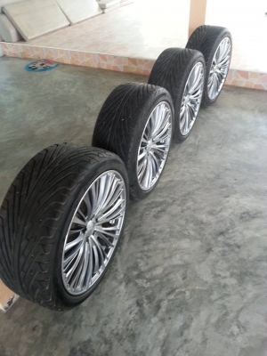 ด่วนๆๆๆ 17000 ขายแม็กVIP LANSO แท้ๆๆสวยๆ ขอบ18 5 รู 100  พร้อมยางครับวิ่งไม่ถึง 7000 โลครับ