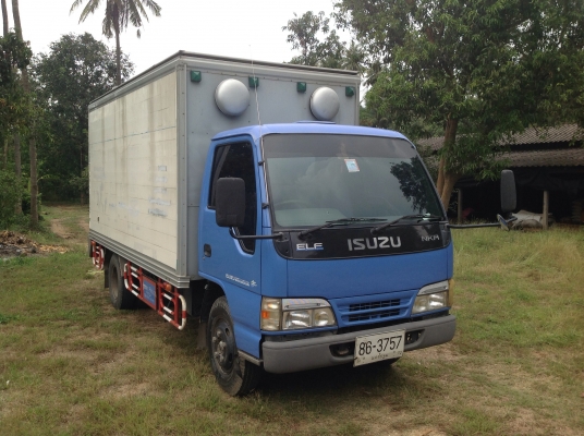 ขาย 6 ล้อ NKR-130 โบว์ รถห้าง ปี 47 ไม่แพงครับ ขาย 6 ล้อ NKR-130 โบว์ รถห้าง ปี 47 ไม่แพงครับ