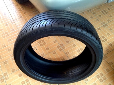 ยาง 17 นิ้ว 1 เส้นครับ205-40-17 รายละเอียดยี่ห้อขนาดด้านในครับ