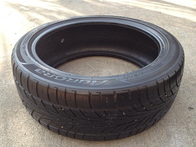 ยาง 17 นิ้ว 1 เส้นครับ205-40-17 รายละเอียดยี่ห้อขนาดด้านในครับ