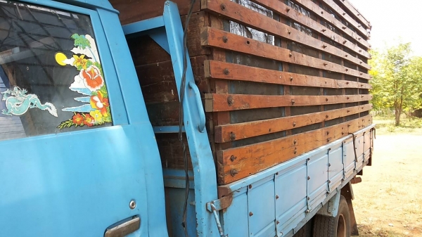 ***ขายแล้วครับขอบคุณ Truck2hand ขาย6ล้อ 100แรง ISUZU 4BB1 100แรงฝาขาว เครื่องดีแน่น อึด แรงดี เกียร์สายแล้ว ช่วงล่างเฟืองท้าย110 คัสซีดีไม่ผุเดิมดี เสริมบนล่าง มีปะตรงคอซ้ายรถนิดหน่อย(ตามรูป) เสริมแหนบแล้ว กระบะพื้นไม้ดีไม่ผุคอกไม้ สูงแข็งแรงไม้เนื้อแข็งห ***ขายแล้วครับขอบคุณ Truck2hand ขาย6ล้อ 100แรง ISUZU 4BB1 100แรงฝาขาว เครื่องดีแน่น อึด แรงดี เกียร์สายแล้ว ช่วงล่างเฟืองท้าย110 คัสซีดีไม่ผุเดิมดี เสริมบนล่าง มีปะตรงคอซ้ายรถนิดหน่อย(ตามรูป) เสริมแหนบแล้ว กระบะพื้นไม้ดีไม่ผุคอกไม้ สูงแข็งแรงไม้เนื้อแข็งห