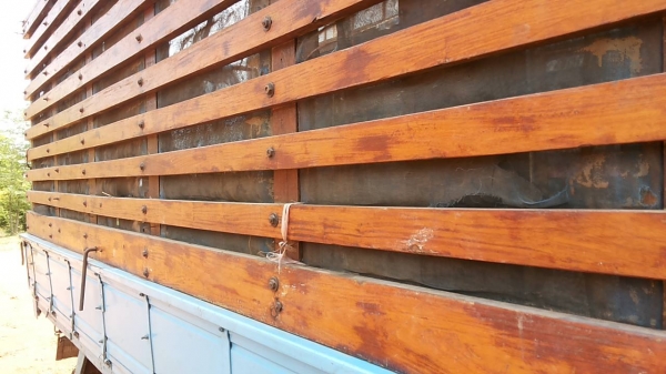 ***ขายแล้วครับขอบคุณ Truck2hand ขาย6ล้อ 100แรง ISUZU 4BB1 100แรงฝาขาว เครื่องดีแน่น อึด แรงดี เกียร์สายแล้ว ช่วงล่างเฟืองท้าย110 คัสซีดีไม่ผุเดิมดี เสริมบนล่าง มีปะตรงคอซ้ายรถนิดหน่อย(ตามรูป) เสริมแหนบแล้ว กระบะพื้นไม้ดีไม่ผุคอกไม้ สูงแข็งแรงไม้เนื้อแข็งห ***ขายแล้วครับขอบคุณ Truck2hand ขาย6ล้อ 100แรง ISUZU 4BB1 100แรงฝาขาว เครื่องดีแน่น อึด แรงดี เกียร์สายแล้ว ช่วงล่างเฟืองท้าย110 คัสซีดีไม่ผุเดิมดี เสริมบนล่าง มีปะตรงคอซ้ายรถนิดหน่อย(ตามรูป) เสริมแหนบแล้ว กระบะพื้นไม้ดีไม่ผุคอกไม้ สูงแข็งแรงไม้เนื้อแข็งห