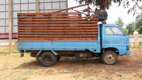 ***ขายแล้วครับขอบคุณ Truck2hand ขาย6ล้อ 100แรง ISUZU 4BB1 100แรงฝาขาว เครื่องดีแน่น อึด แรงดี เกียร์สายแล้ว ช่วงล่างเฟืองท้าย110 คัสซีดีไม่ผุเดิมดี เสริมบนล่าง มีปะตรงคอซ้ายรถนิดหน่อย(ตามรูป) เสริมแหนบแล้ว กระบะพื้นไม้ดีไม่ผุคอกไม้ สูงแข็งแรงไม้เนื้อแข็งห ***ขายแล้วครับขอบคุณ Truck2hand ขาย6ล้อ 100แรง ISUZU 4BB1 100แรงฝาขาว เครื่องดีแน่น อึด แรงดี เกียร์สายแล้ว ช่วงล่างเฟืองท้าย110 คัสซีดีไม่ผุเดิมดี เสริมบนล่าง มีปะตรงคอซ้ายรถนิดหน่อย(ตามรูป) เสริมแหนบแล้ว กระบะพื้นไม้ดีไม่ผุคอกไม้ สูงแข็งแรงไม้เนื้อแข็งห