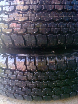 ยางป่าวป้ายแดงบิดโตน205R16ดูเลอร์689ปี4913 ยางป่าวป้ายแดงบิดโตน205R16ดูเลอร์689ปี4913